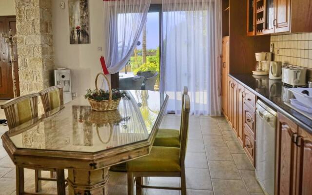 Impressive Large Villa Huge Heated Pool Garden