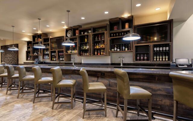 Embassy Suites by Hilton Tulsa I-44
