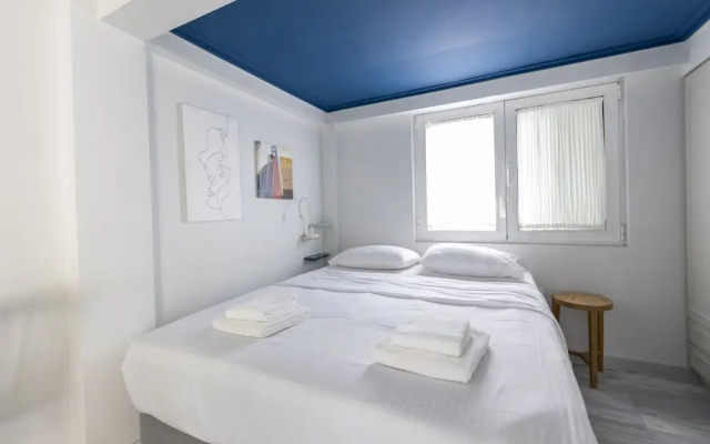Massive 2-apartment Combo Unbeatable Acropolis Views Sleeps 9