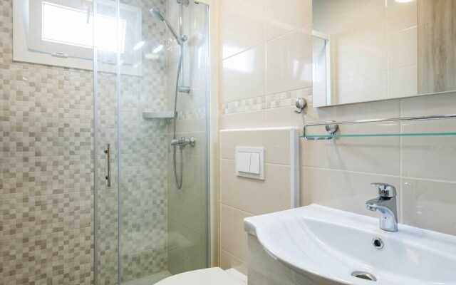 Luxury Premium Banjole