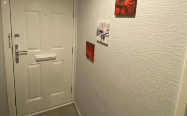 Room in Apartment - Normanton - Budget Double Room