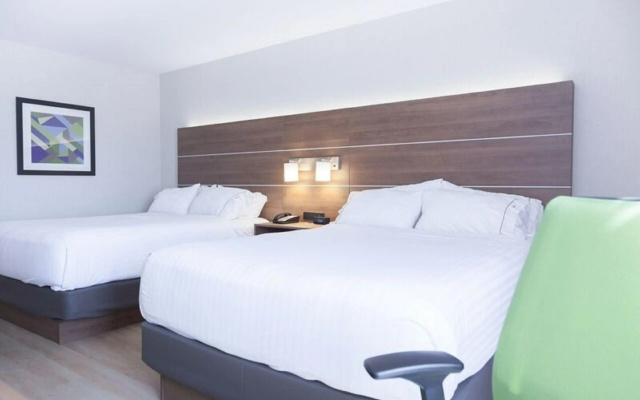 Holiday Inn Express & Suites Charlottetown by IHG