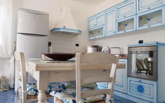 Oltremare apartment with large veranda for 6 people