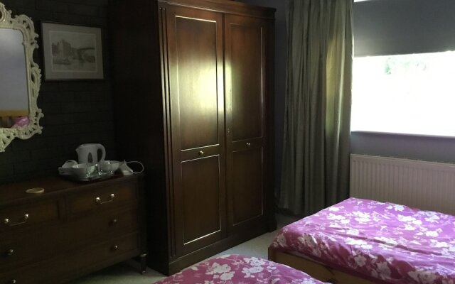Hotel 5 Ravenhurst Drive