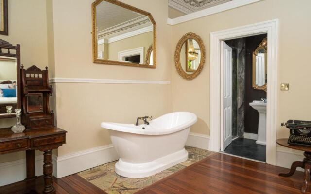 The Harrison Chambers of Distinction