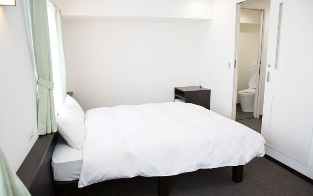 Universal Hotel Reborn
