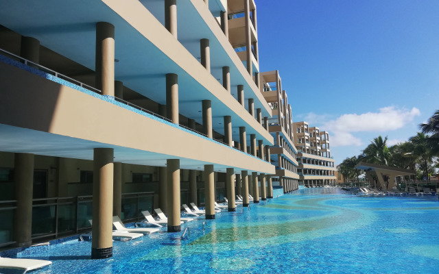 Generations Riviera Maya Family Resort Catamaran, Water Park & More Inclusive