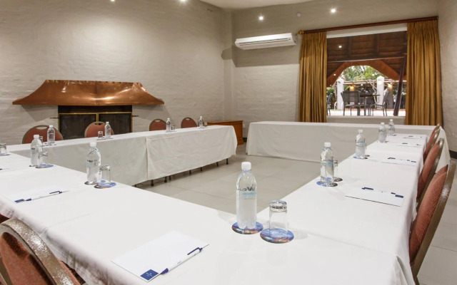Protea Hotel by Marriott Oudtshoorn Riempie Estate