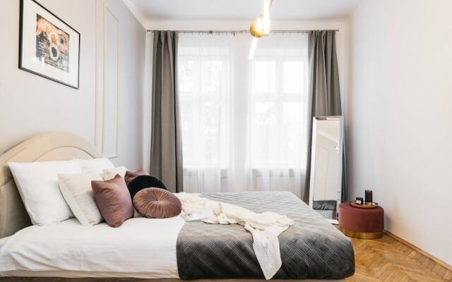 Luna Apartment - LoftAffair