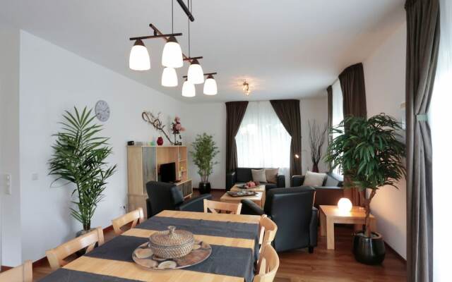 Beautiful Villa with Garden near Ski Area in Kustelberg