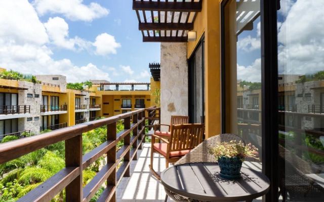 Lunada 408 2 Bedroom Condo by RedAwning