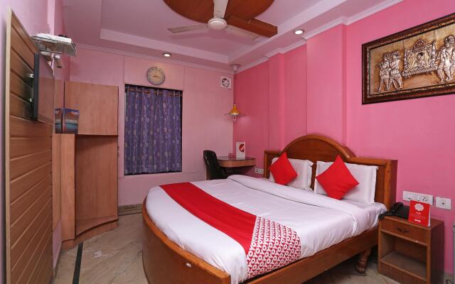 OYO 7147 Hotel Madhur Regency