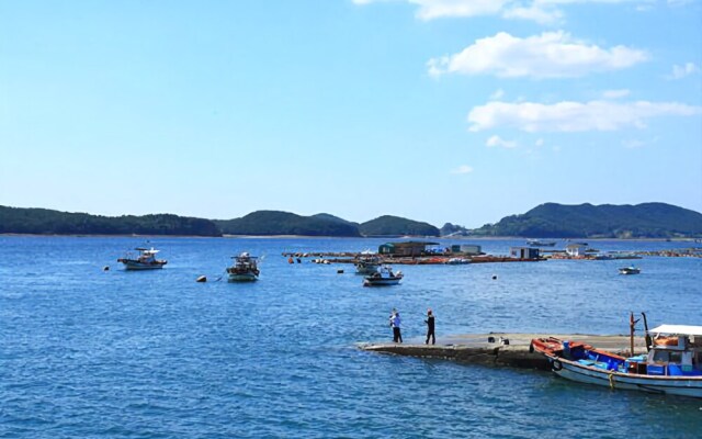 Taean Golden Chive Pension