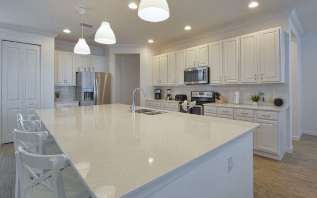 Sonoma- 7 Bedroom Pool Home- 1852SN