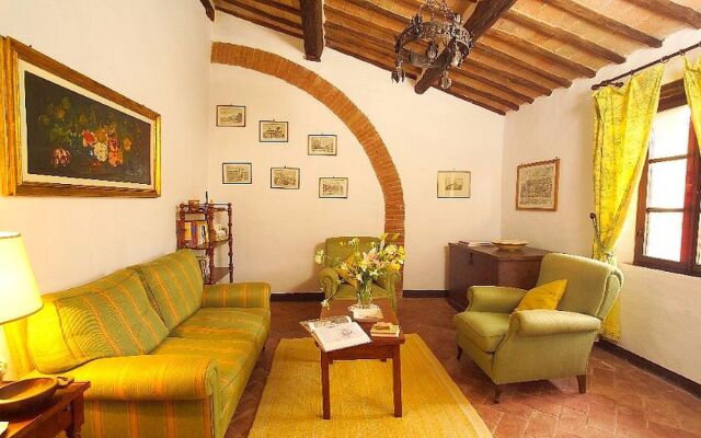 Modern Apartment in San Giusto Italy With Pool