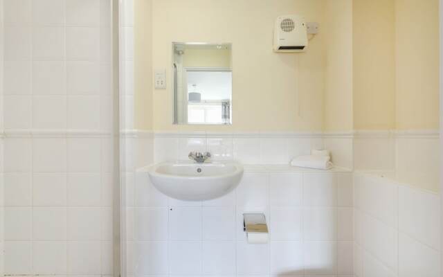 Haldane Lodge 2-Bedroom Flat