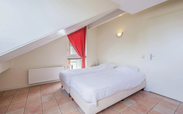 Apartment in Waterpark With Private Jetty