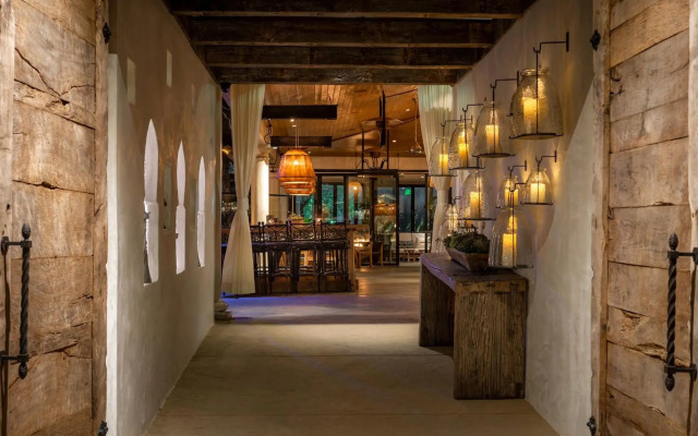Westlake Village Inn