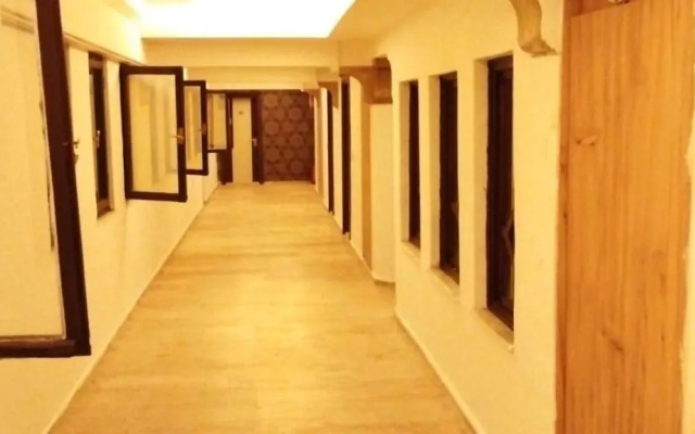 Eras Hotel