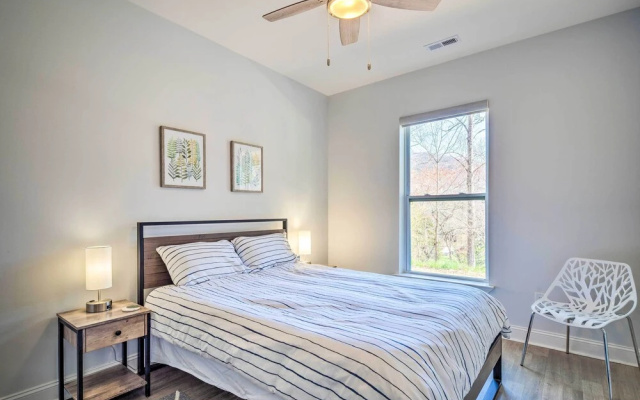 Comfy Asheville Vacation Rental w/ Hot Tub!