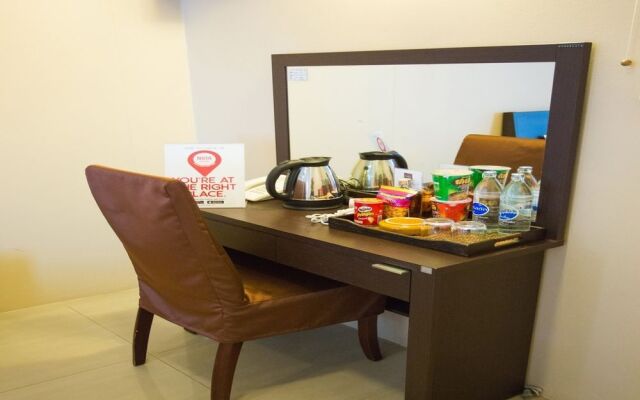 NIDA Rooms Sahamit 211 King Monument