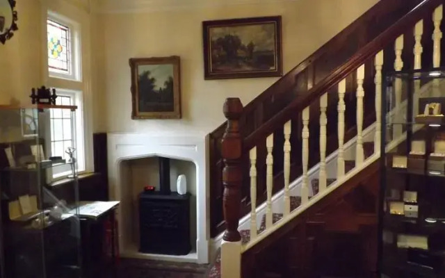 Castle Laurels Guest House
