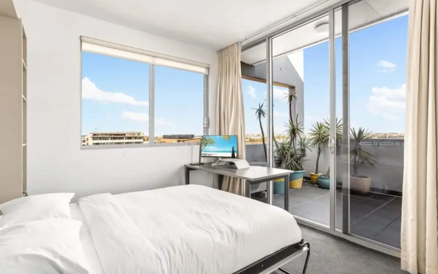Spacious 2-bed With Two Balconies With City Views – Guest Rooms – Sydney