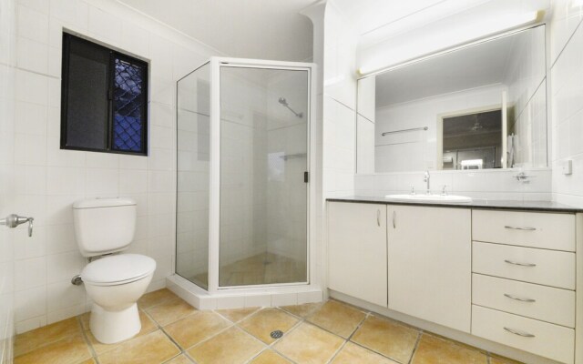 Airlie Harbour Apartment - Airlie Beach