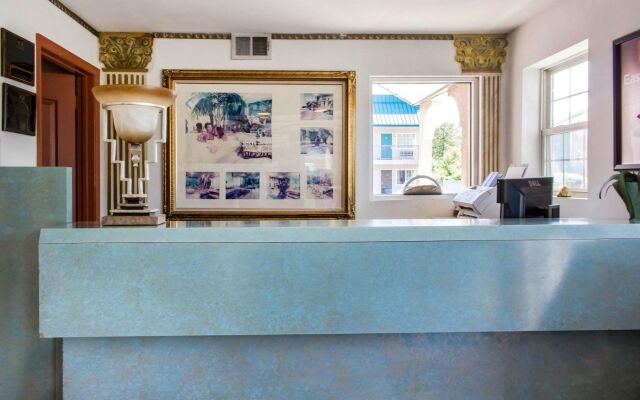 Delux Inn & Suites