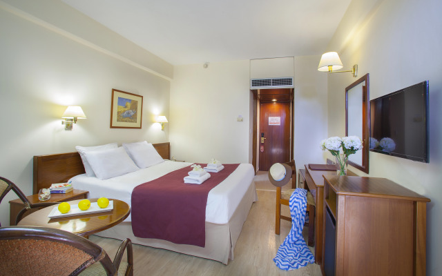 Kapetanios Odysseia Hotel