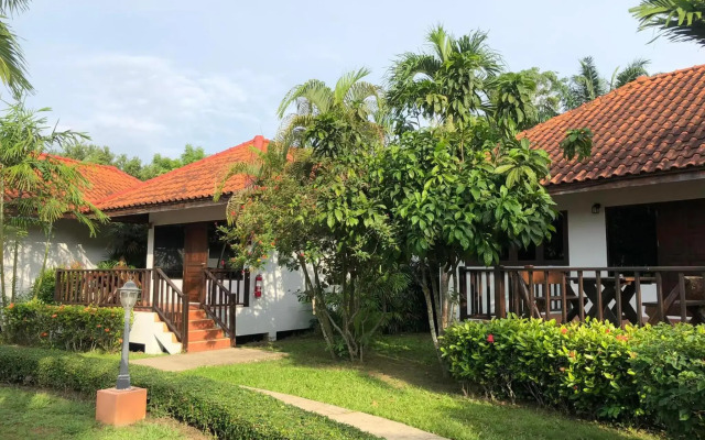 Sailom Resort Bangsaphan