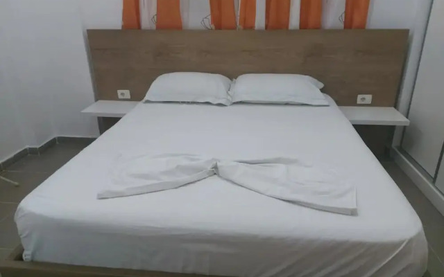 Bral Currila Peaceful Beachfront Apt