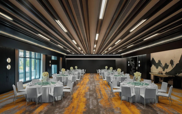 Hualuxe Chongqing Wushan by IHG