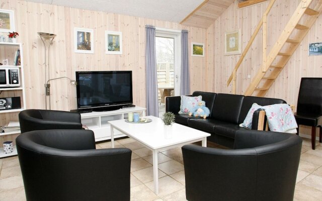 Elite Holiday Home in Vinderup With Private Pool