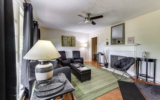 Spacious Retreat, 2 Miles to Tuskegee University
