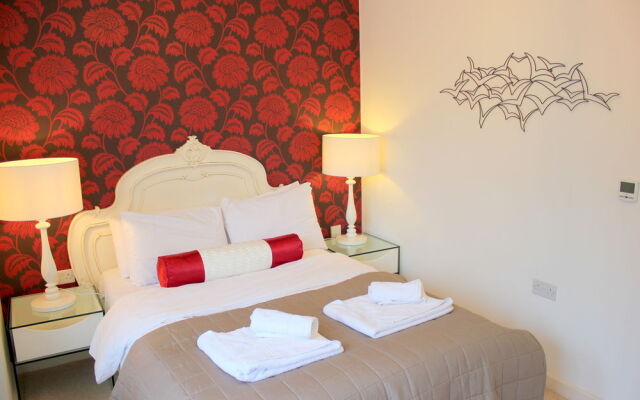 The Luxurious Suite (Peymans)