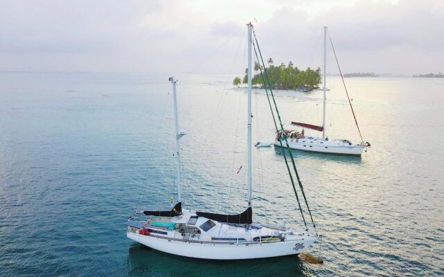 Private Over-the-Water Cabin in San Blas including Meals