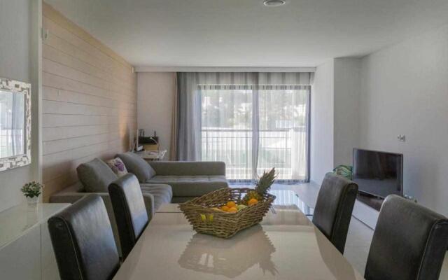 Villa 8BD W private pool Tennis courts e Putt