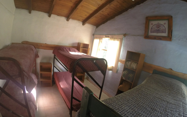 Hostel y Camping Los Coihues