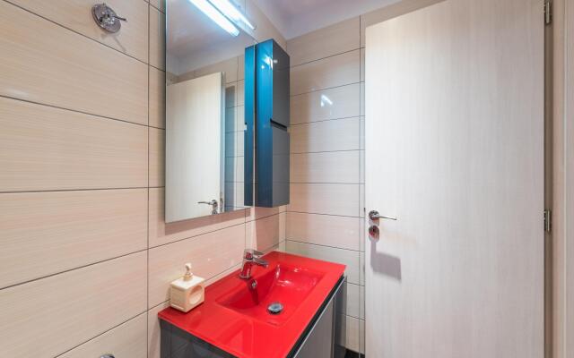 An Impressive 2 bdr Apt in Glyfada