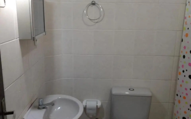 Casa com 2 quartos em condomínio