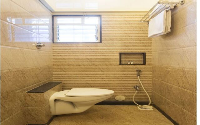 OYO 10355 Hotel SK Regency