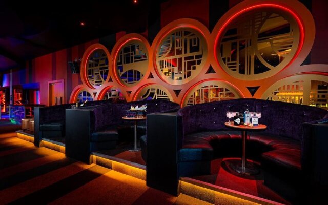 Queens Hotel and Nightclub