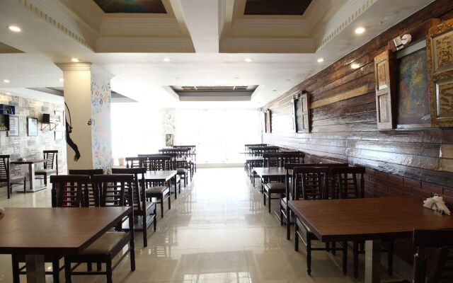 OYO 29553 Hotel Essar
