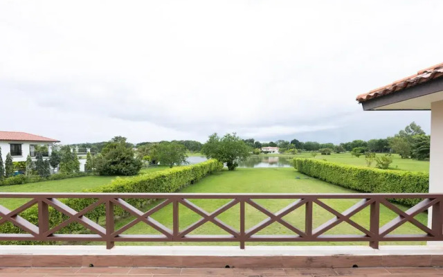 Villa Encanto by Acomodo