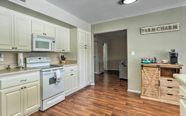 Glendale Home w/ Pool, 12 Mi to Downtown Phoenix