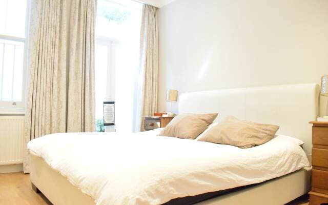 Modern 2 Bedroom Home in Chelsea