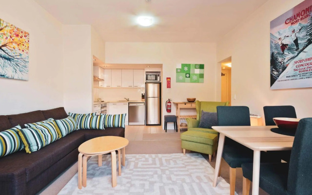 Lantern 1 Bedroom Balcony with partial mountain view