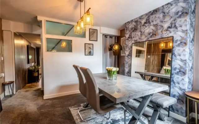 Peaceful Retreat in Telford With Modern Amenities