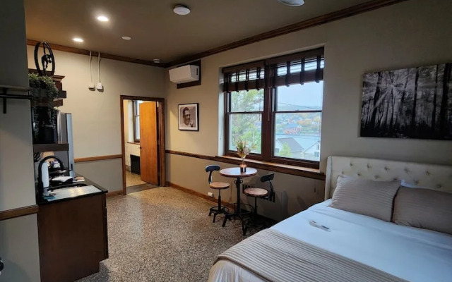 The Lodge Luxury Suites